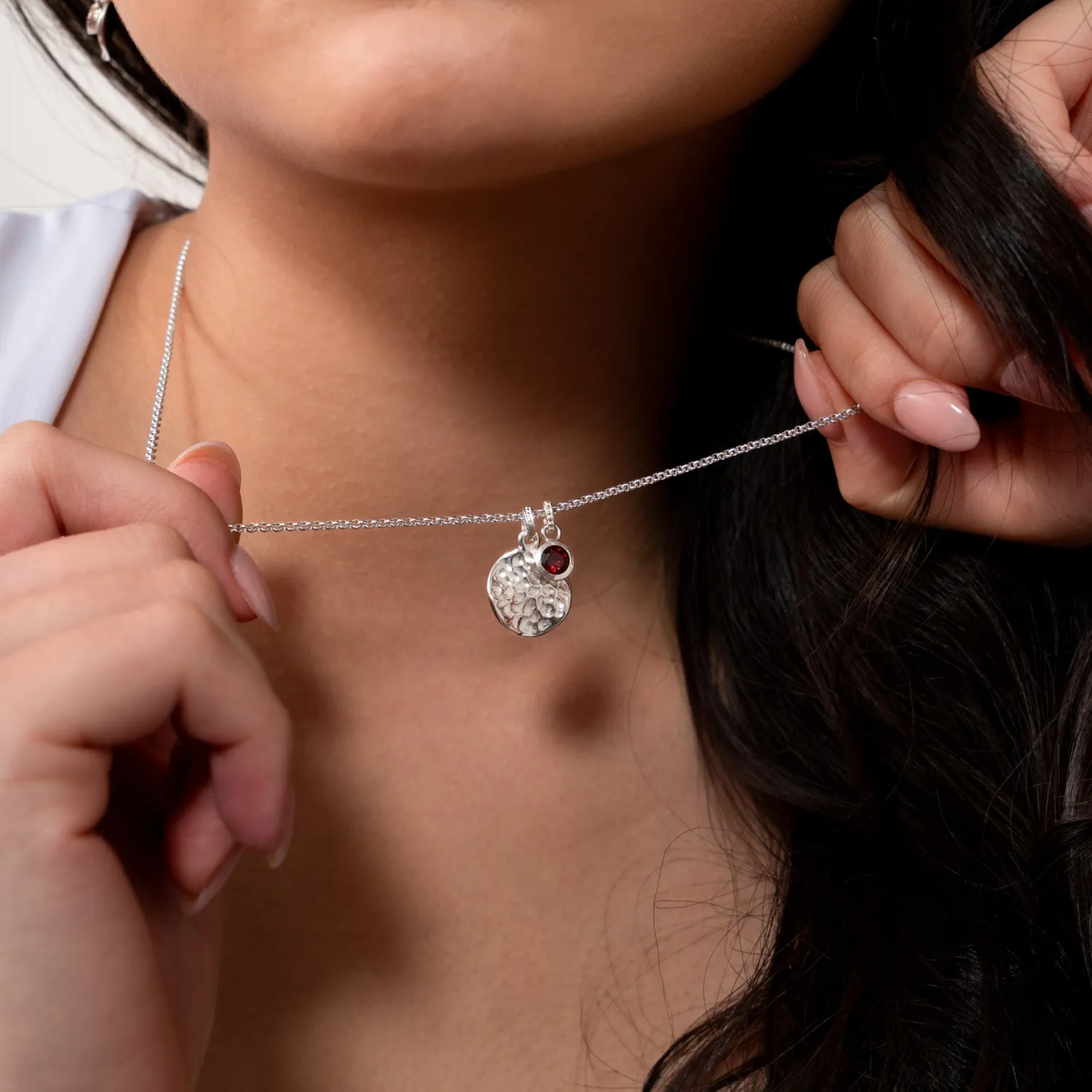 Hammered Disc & 5mm Garnet Array Pendant